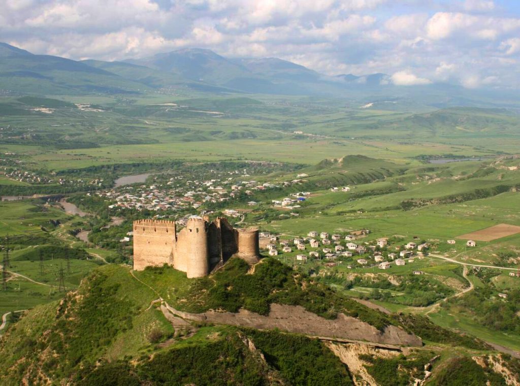 ქსნის ციხე და მიმდებარე ხეობა
