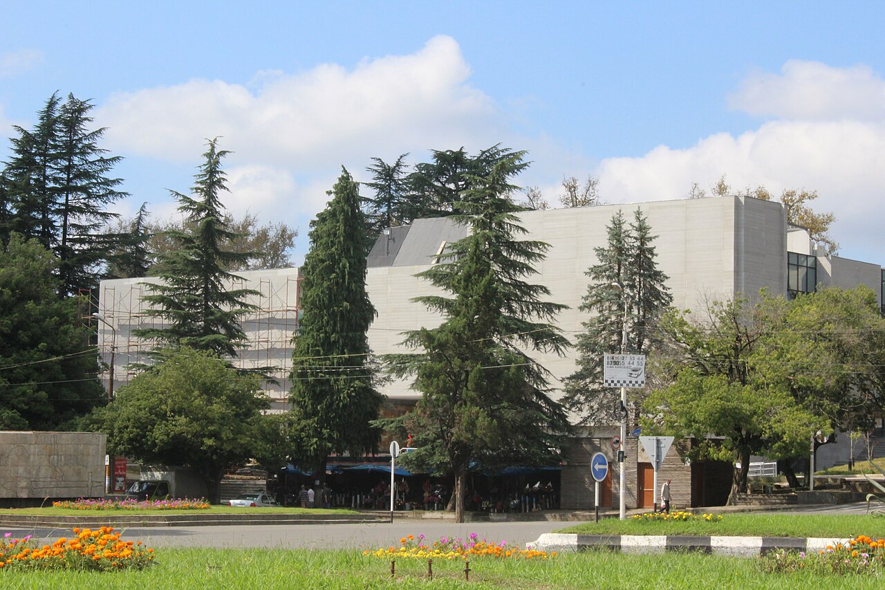 ოზურგეთის ისტორიული მუზეუმისა და ფოლკლორის ცენტრის შენობა